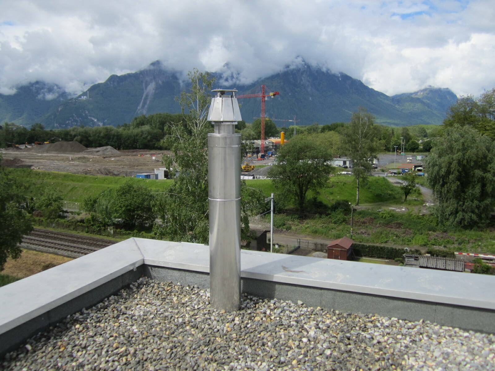 kamin_ueber_dach__163_.jpg