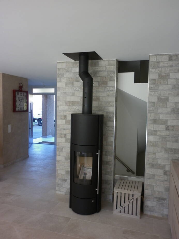 Schwedenofen Tenorio Powersystem Compact Stahl schwarz Montagebeispiel
