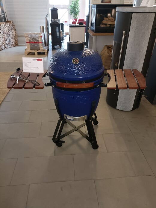 Kamado

bleu, Set compl **modèle d'expo** au lieu de 1 111.- seulement CHF  900.-