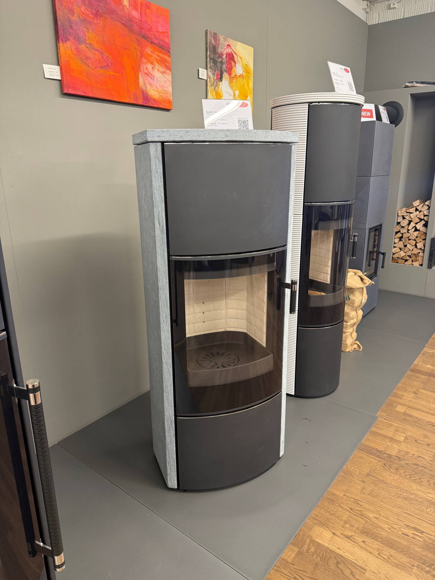Poêle

Ecuador SE pierre naturelle au lieu de CHF 6 290.- seulement CHF 4 900.-