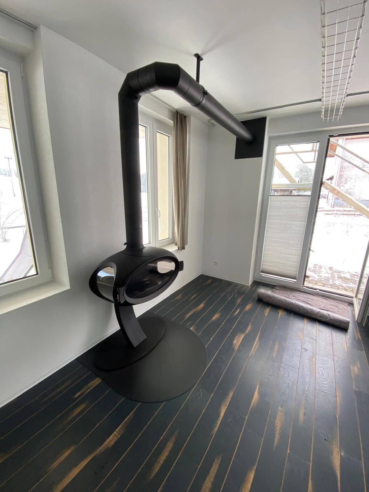 Poêle Cheminée Mata Acier noir Exemple d’installation
