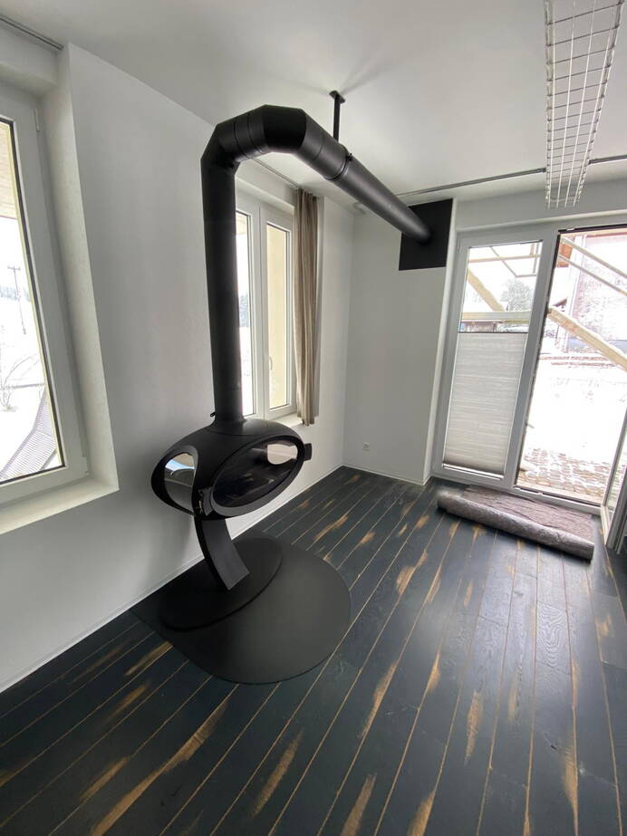 Poêle Cheminée Mata Acier noir Exemple d’installation