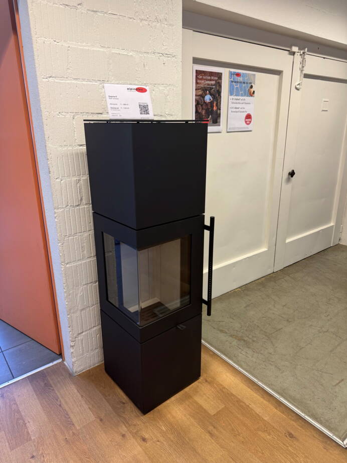 Schwedenofen

Esquina H Stahl schwarz anstatt CHF 4 380.-nur CHF 3 700.-