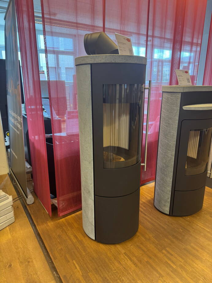 Schwedenofen

Tacora Naturstein Stahl schwarz anstatt CHF 5 660.-nur CHF 5 000.-