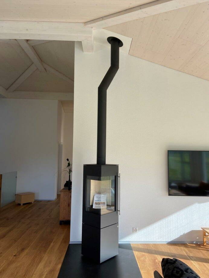 Poêle Cheminée Ipala Smart Compact Acier noir Exemple d'installation