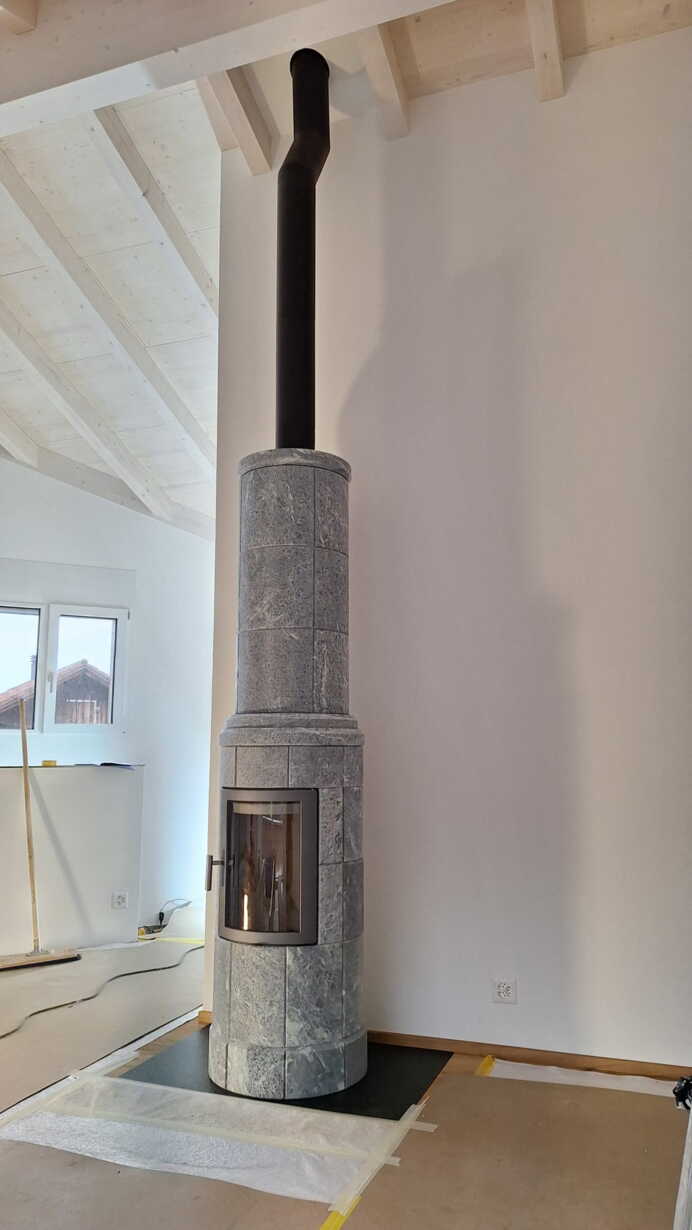 Schwedenofen Sovrana Easy Stahl schwarz Montagebeispiel