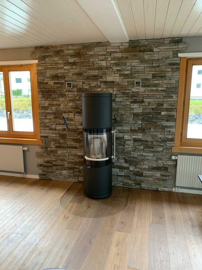 Poêle Cheminée Brunello L Acier noir Exemple d'installation