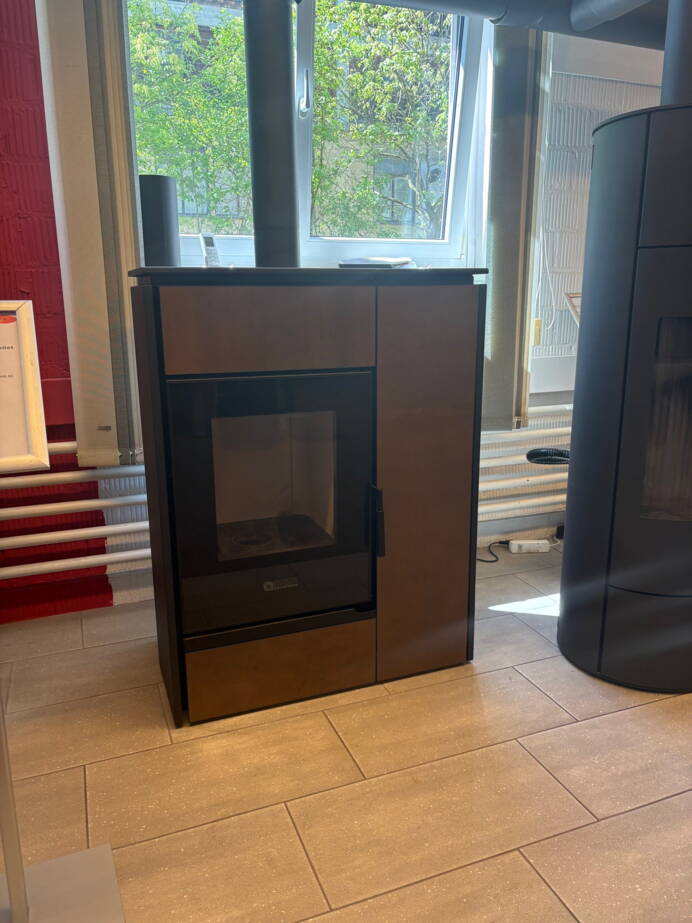 Hybridofen

Margaret Holz/Pellet, Keramik **Vorführmodell** anstatt CHF 7 900.- nur CHF 6 300.-
