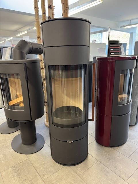 Schwedenofen

Aria drehbar Stahl schwarz anstatt CHF 4 630.- nur CHF 4 100.-