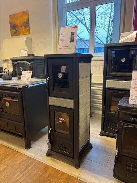 Lagerofen

Gemma Forno, Naturstein 1 Stück an Lager anstatt CHF 2 380.- nur CHF 2 140.-