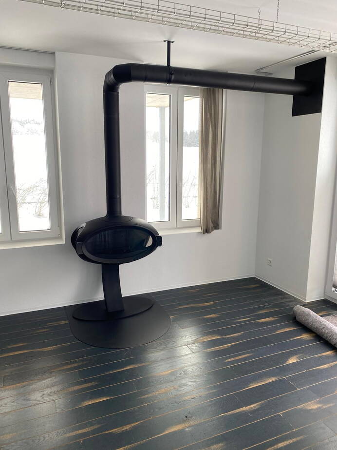 Poêle Cheminée Mata Acier noir Exemple d’installation