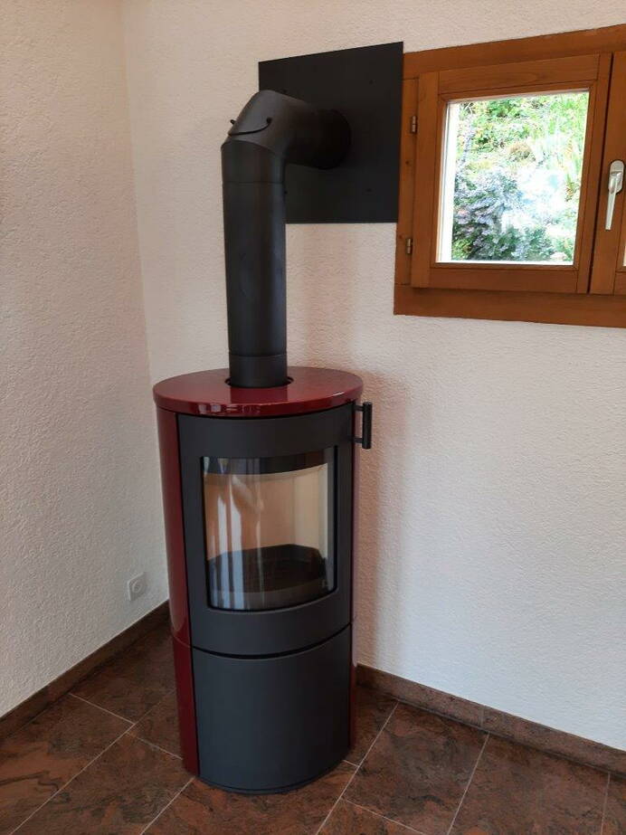 Schwedenofen Aprica 2 Stahl schwarz Montagebeispiel
