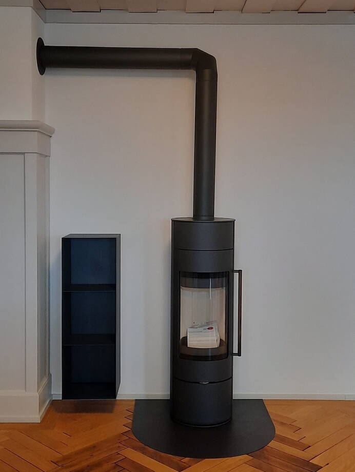 Poêle Cheminée Aria acier noir Exemple d'installation