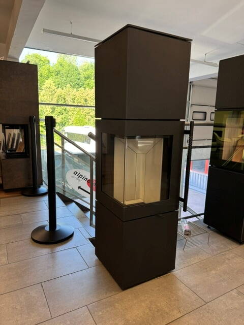 Schwedenofen

Esquina H Stahl schwarz anstatt CHF 4 380.- nur CHF 3 700.-