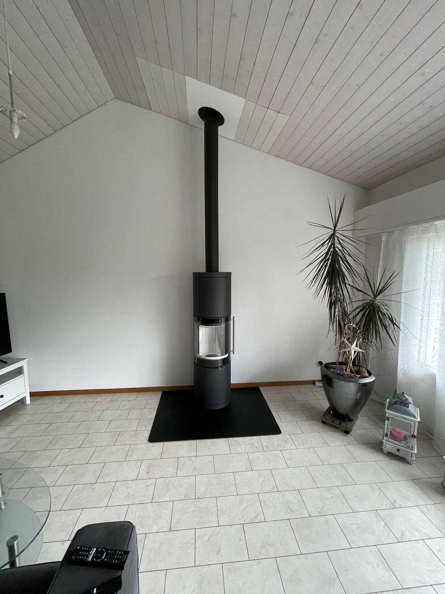 Poêle Cheminée Brunello L Acier noir Exemple d'installation