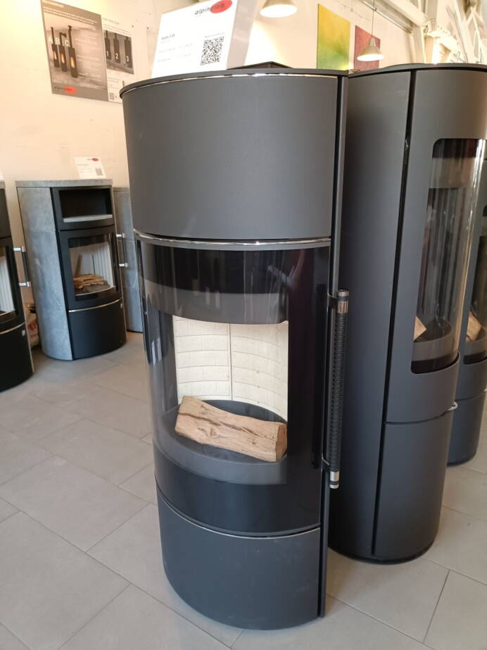 Poêle

Vuelta H SE acier noir au lieu de CHF 5 390.- seulement CHF 4 500.-