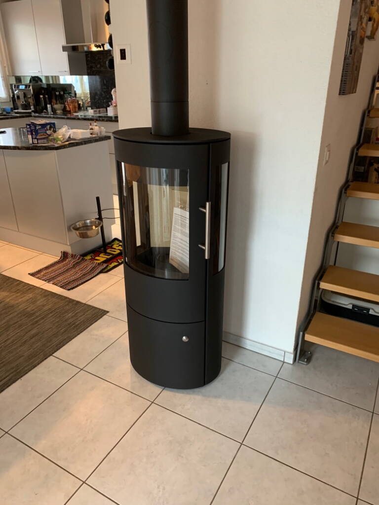 Poêle Cheminée Draco Acier noir Exemple d’installation