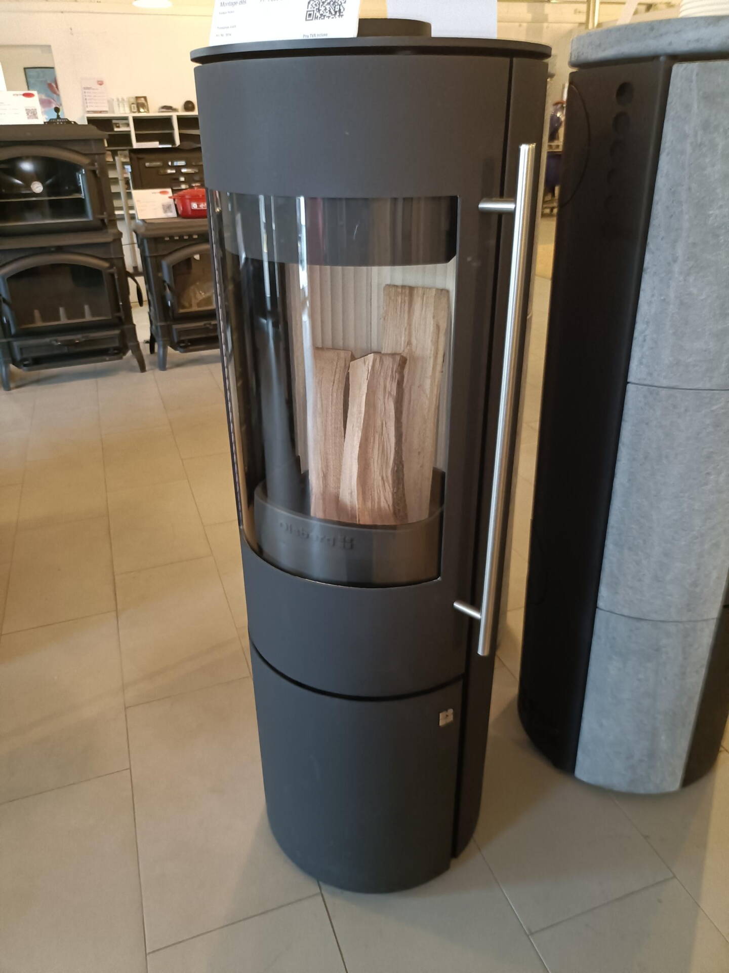 Poêle

Tipas Plus acier noir au lieu de 4 460.- seulement CHF 3 900.-