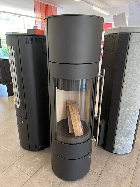 Poêle

Pular Powerbloc porte acier noir au lieu de 5 200.- seulement CHF 4 500.-